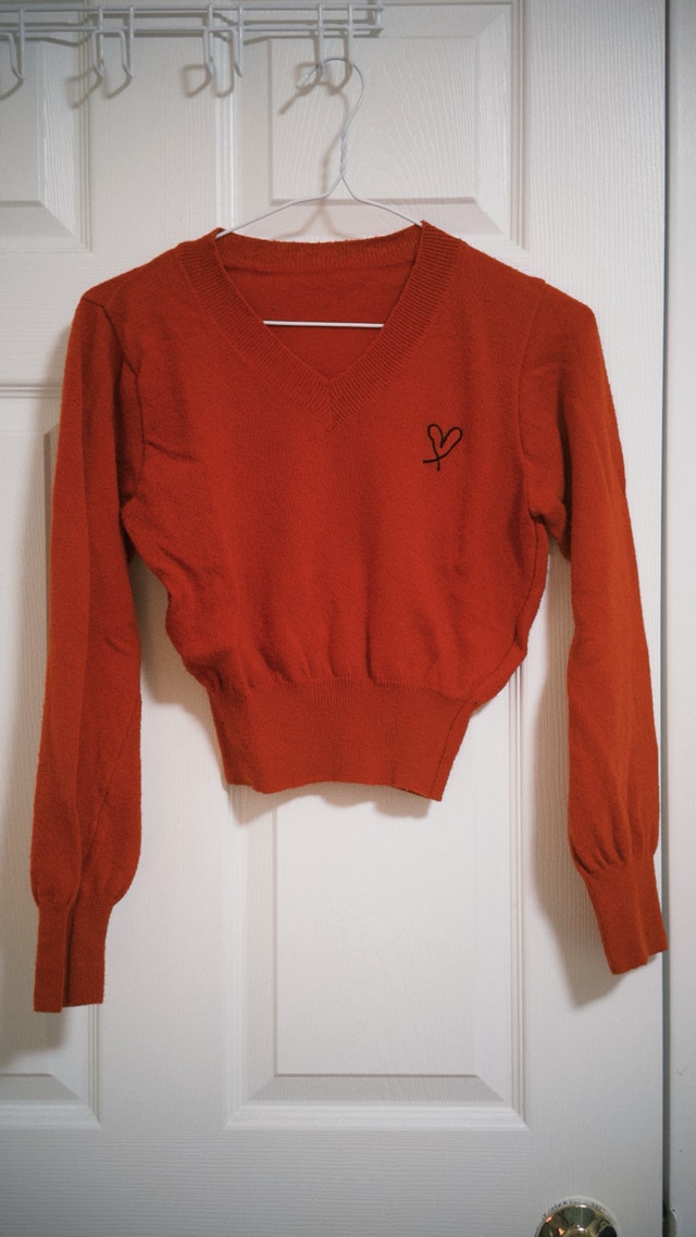 Red V-Neck Cropped Knit Sweater with Heart Embroidery