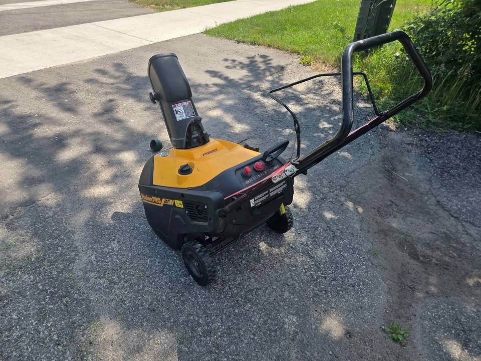 Poulan PRO 208cc PR621ES 21-inch Snow Blower - photo 3