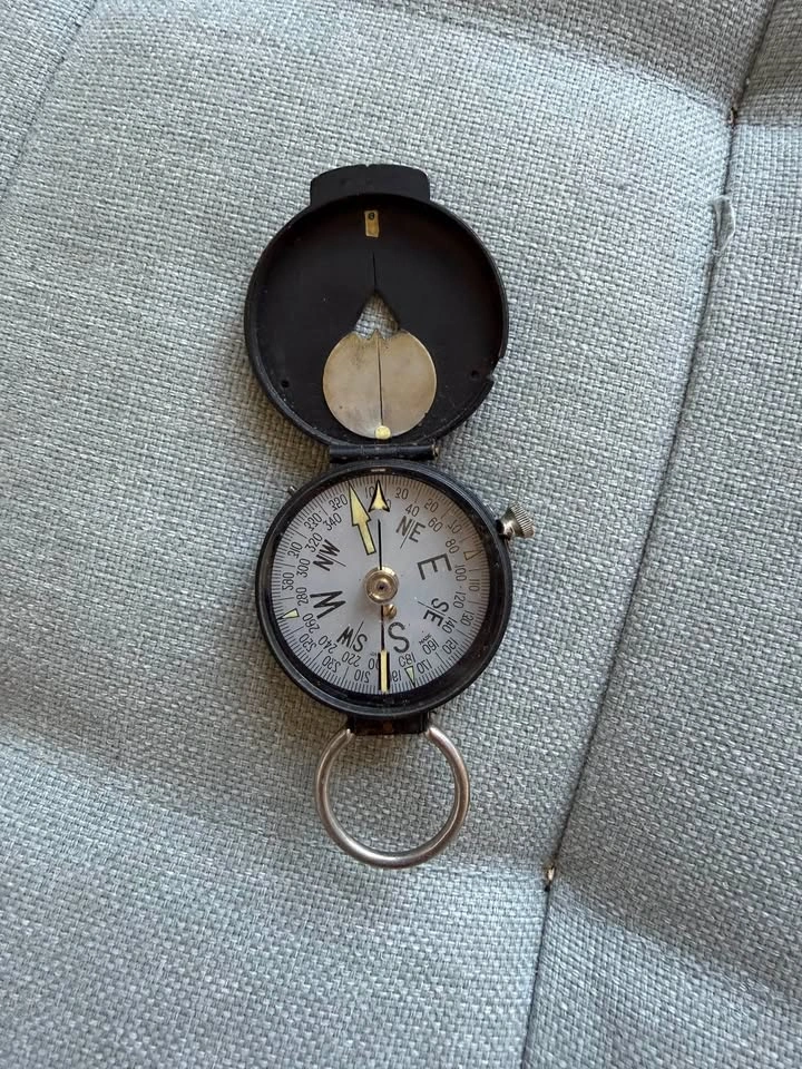 Vintage Japanese Lensatic / Prismatic Pocket Compass - photo 2