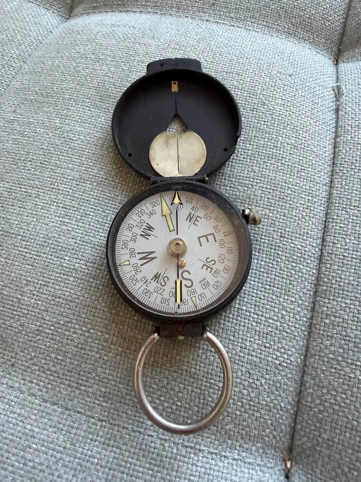 Vintage Japanese Lensatic / Prismatic Pocket Compass - photo 3