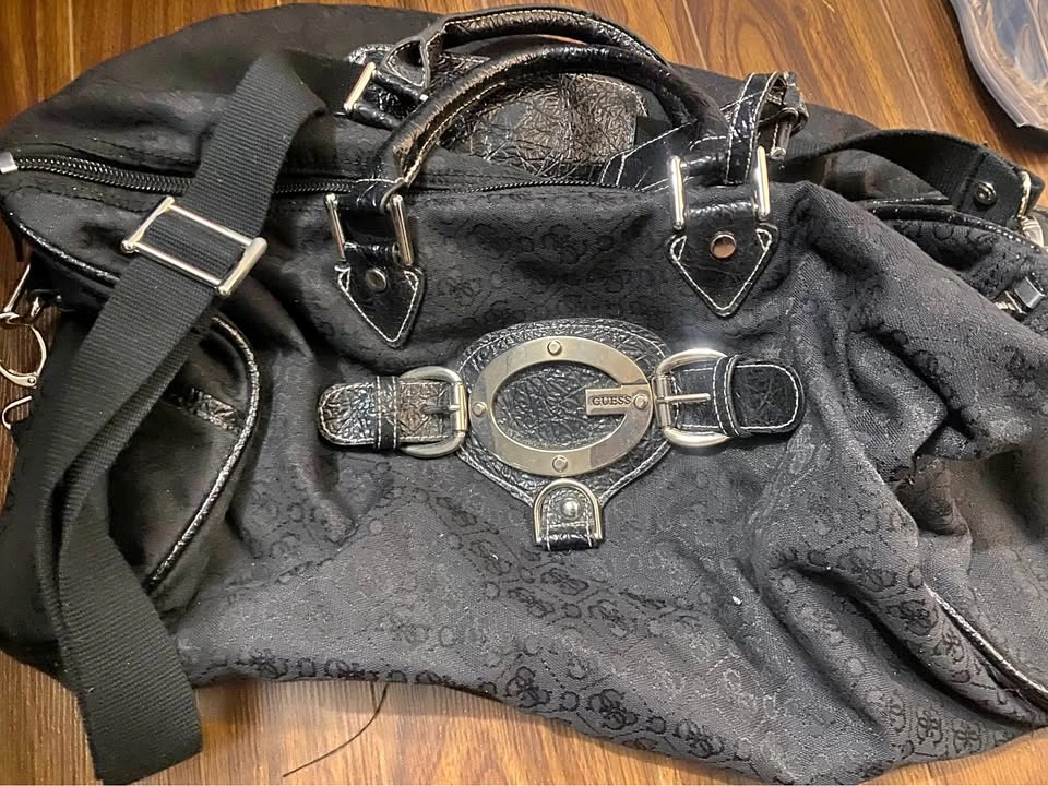 Guess travel bag