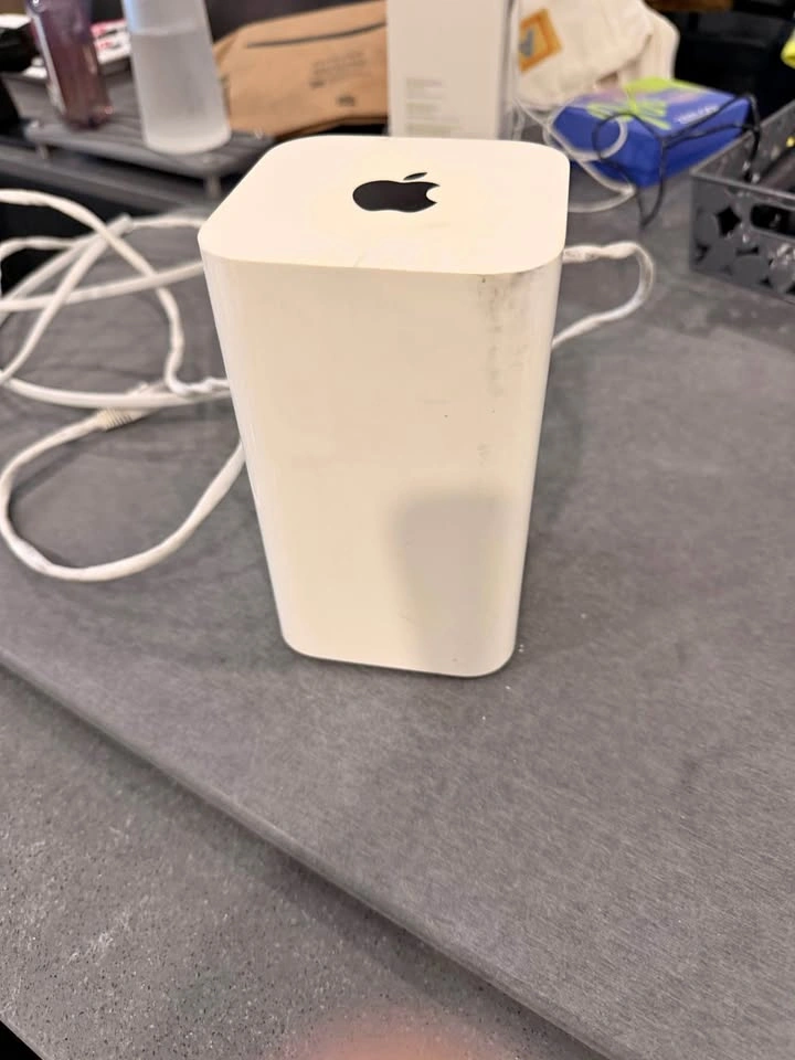 Apple AirPort Time Capsule Wi‑Fi Router with Backup Storage