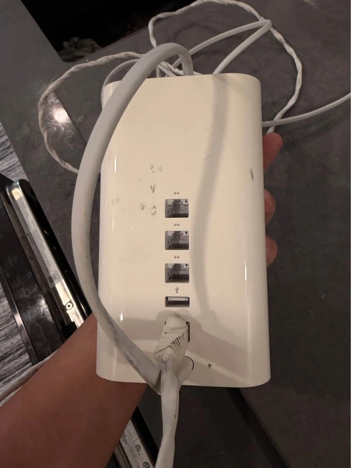 Apple AirPort Time Capsule Wi‑Fi Router with Backup Storage - photo 2