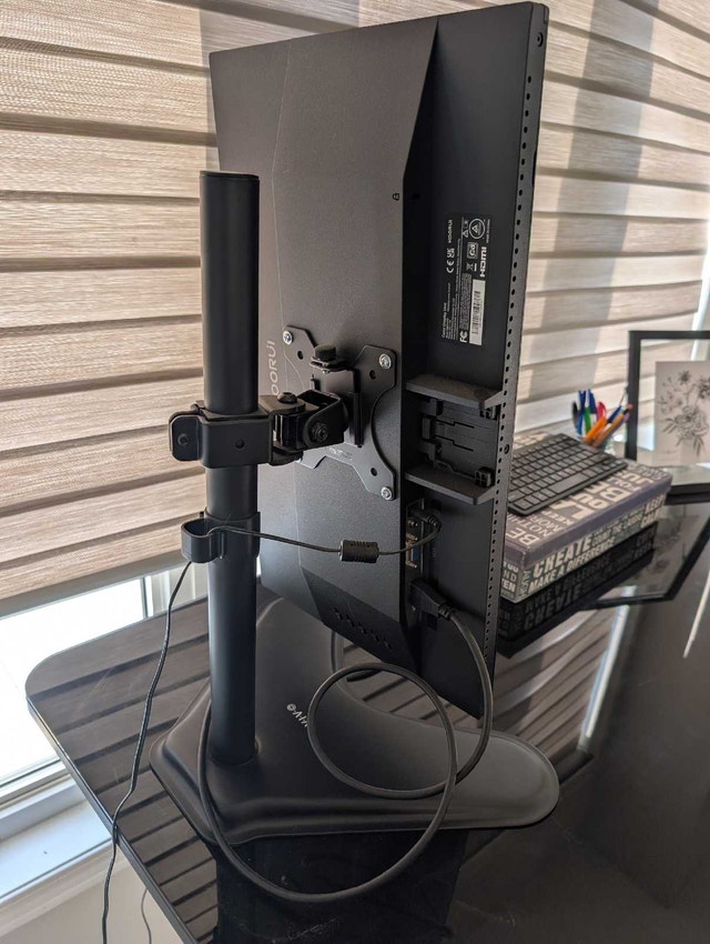 22" Monitor & Rotating Stand - photo 3