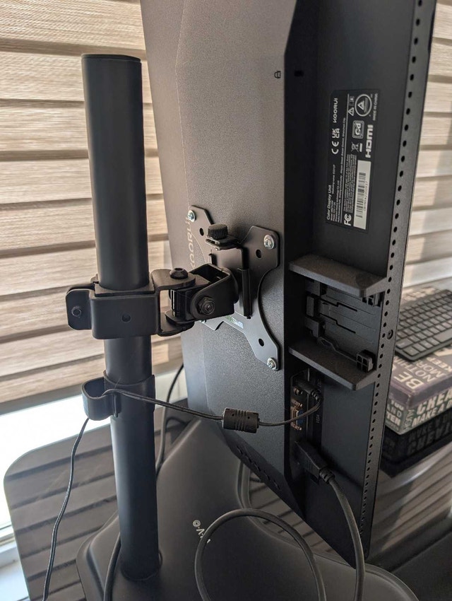 22" Monitor & Rotating Stand - photo 4