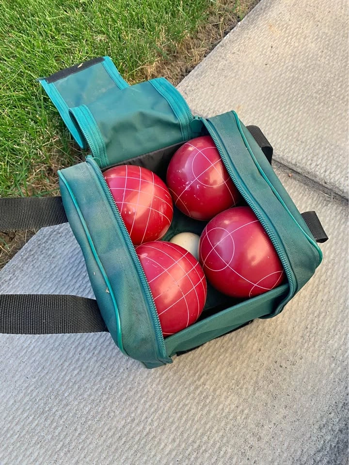 Heavy-duty 8-ball Bocce Set
