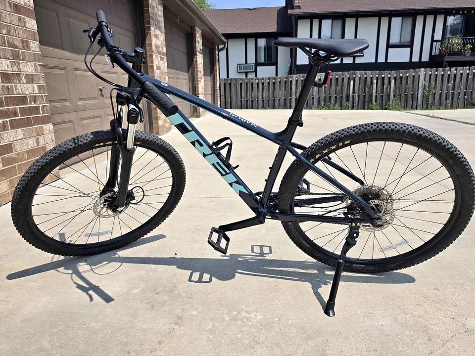 Trek Marlin 6 Generation 2 (Gen 2) M/L bike