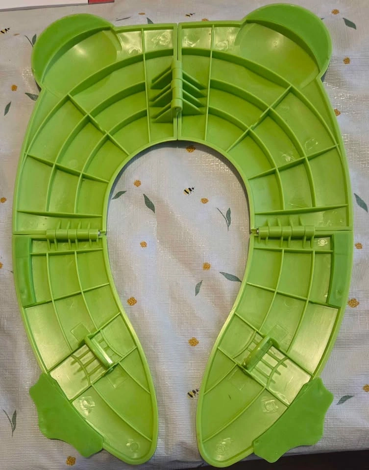 Froggy Foldable Potty Training Seat w/ Bag - photo 2