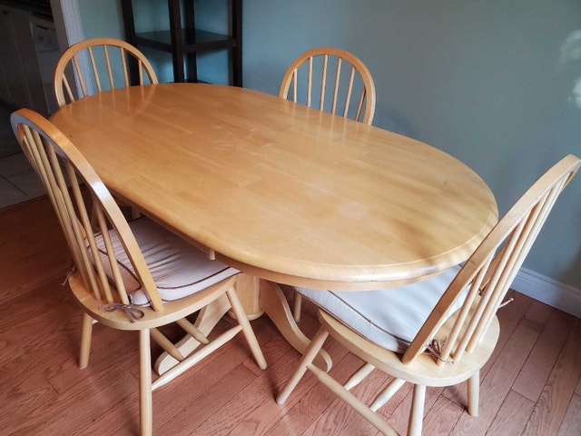 Oval Wooden Kitchen Table and Chairs