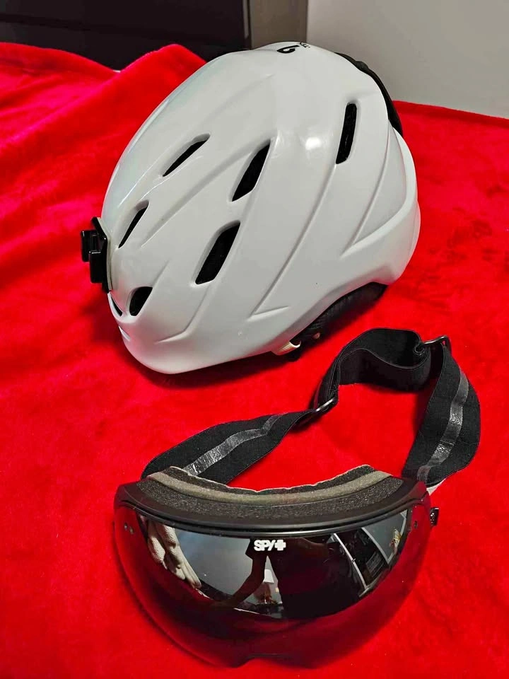 Sports helmet and ski goggles