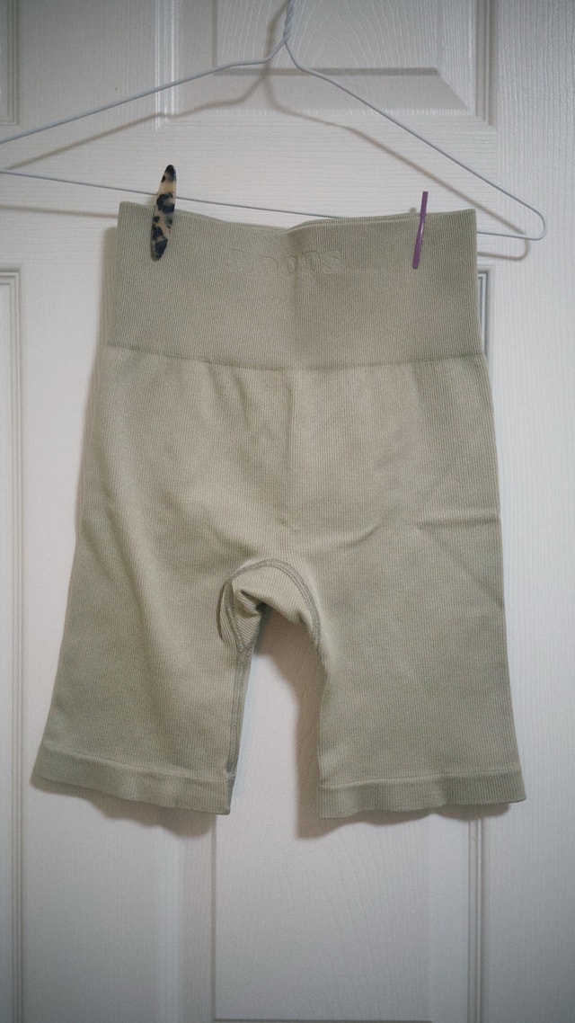 Roots High-Waisted Seamless Ribbed Biker Shorts