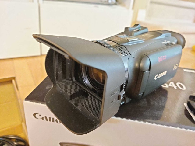 Canon VIXIA HF G40 - photo 3