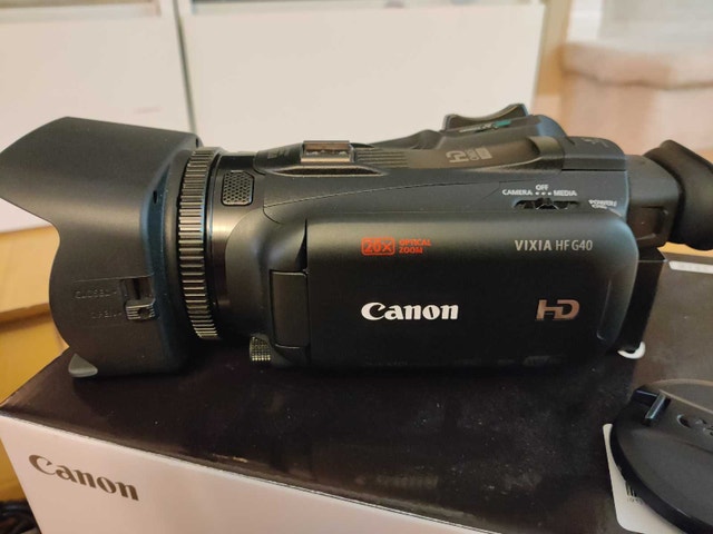 Canon VIXIA HF G40 - photo 4