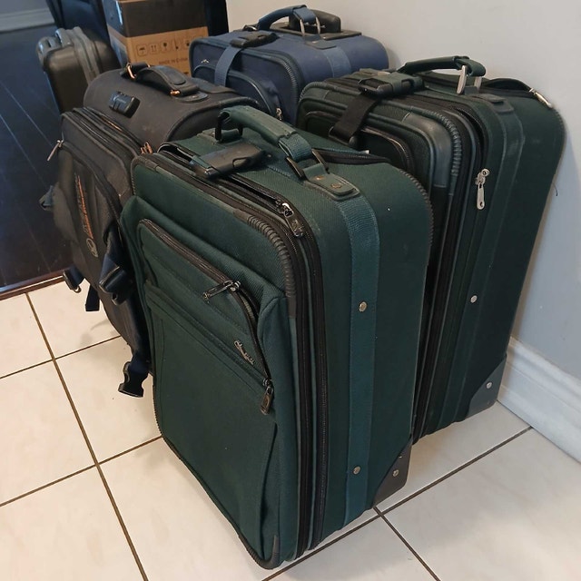 Various Size Luggages - photo 4
