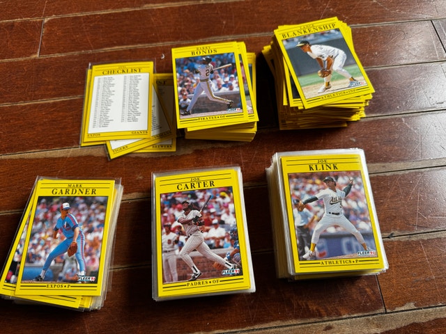 Baseball cards fleer 91 & fleer 92 - photo 2