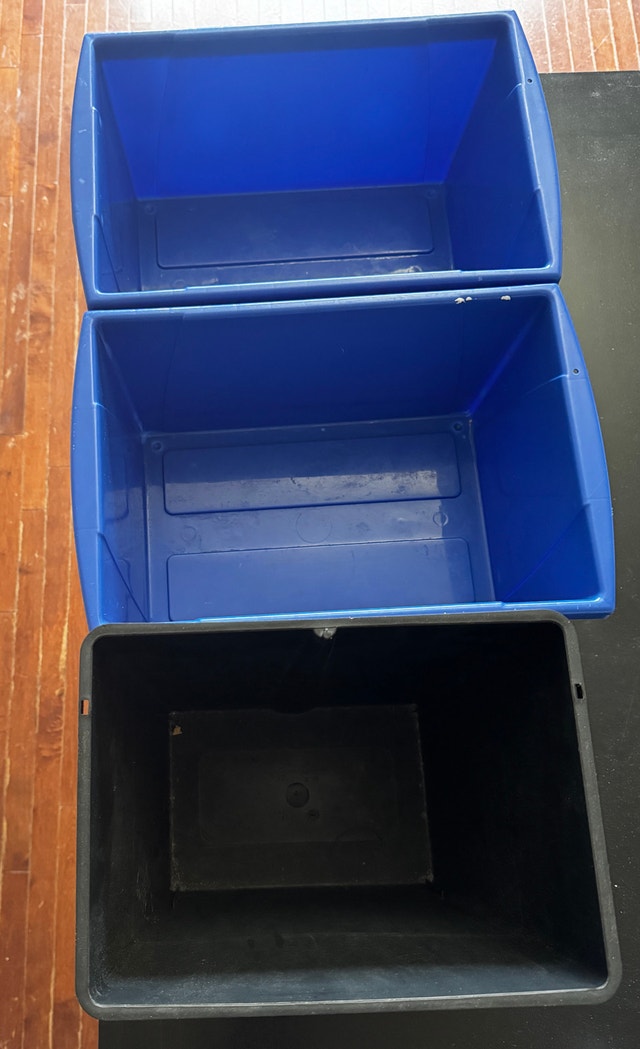 Garbage / recycling bins - photo 2