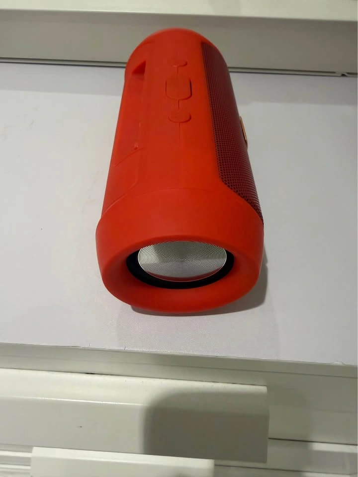 Portable Bluetooth Speaker - USB-C Rechargeable - Excellent Cond - photo 3