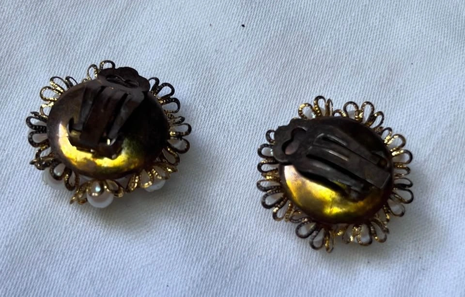Vintage Filigree Clip On Earrings Faux Pearls - photo 2