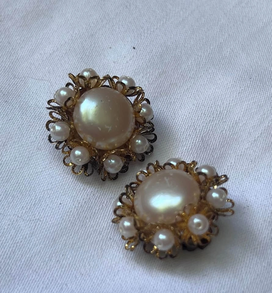 Vintage Filigree Clip On Earrings Faux Pearls - photo 3