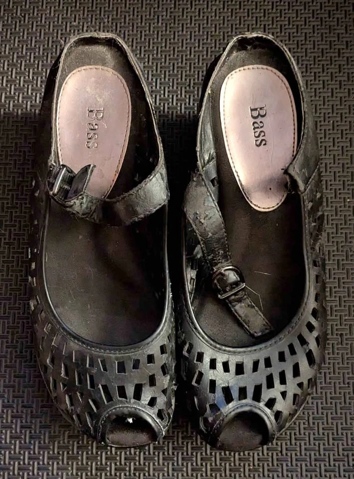 Bass heels - black