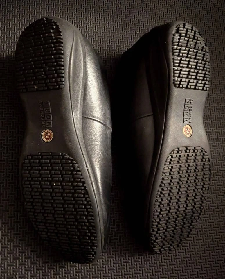 Skechers anti-slip black heels - photo 2