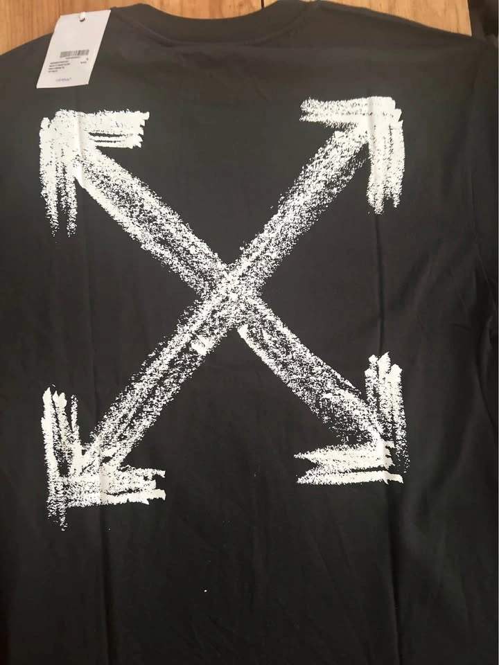 Off-White T-shirt - photo 4