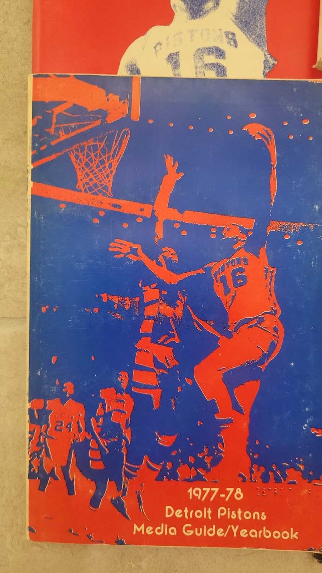 Detroit Pistons NBA vintage media guides - photo 4