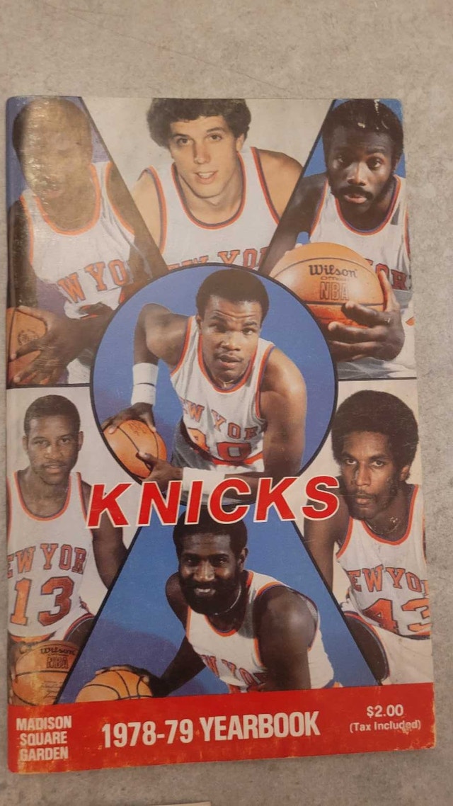 New York Knicks NBA vintage media guides - photo 4