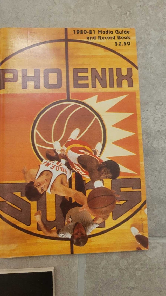 Pheonix Suns NBA vintage media guides - photo 2