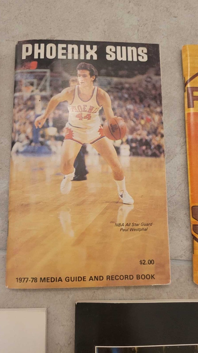Pheonix Suns NBA vintage media guides - photo 4
