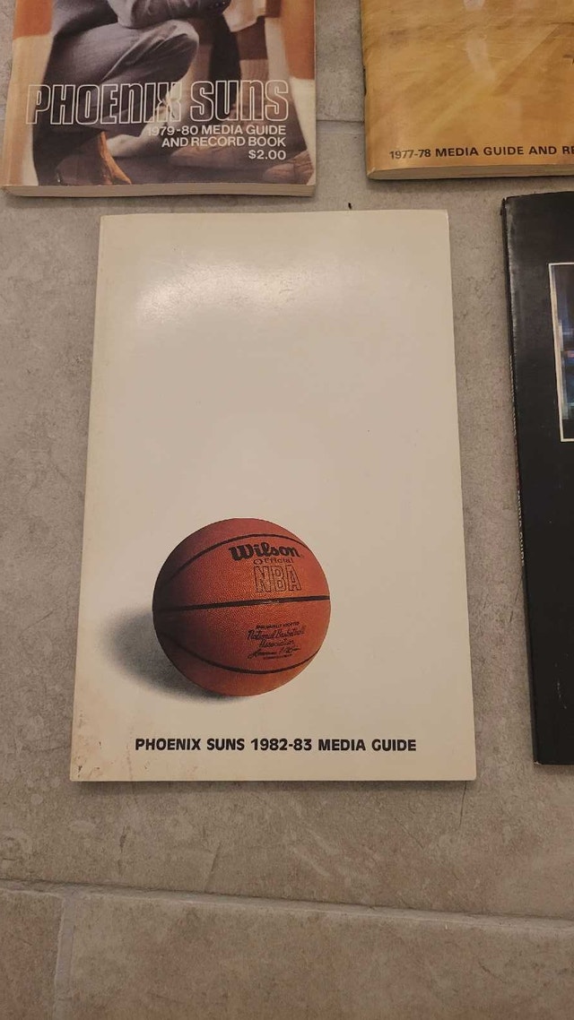 Pheonix Suns NBA vintage media guides - photo 5