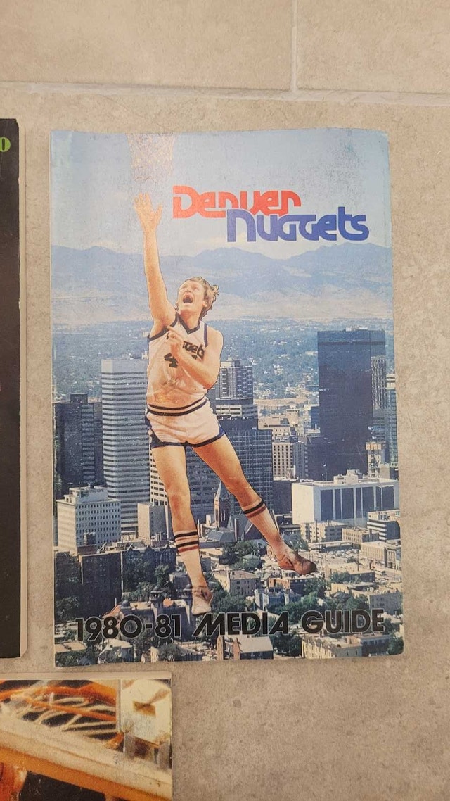 Denver Nuggets NBA vintage media guides - photo 4