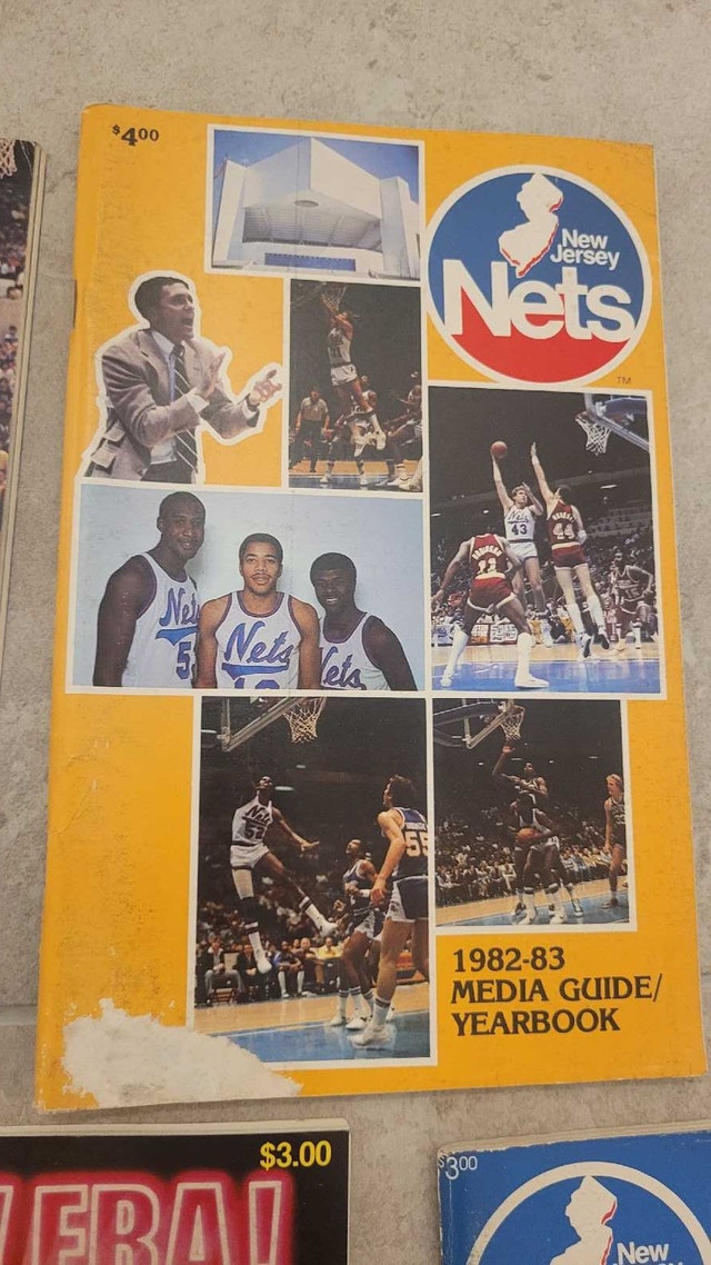 New Jersey Nets vintage NBA media guides - photo 5