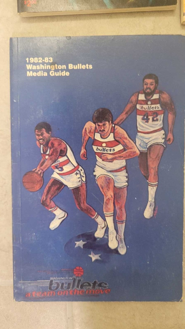 Washington Bullets vintage NBA media guides - photo 3