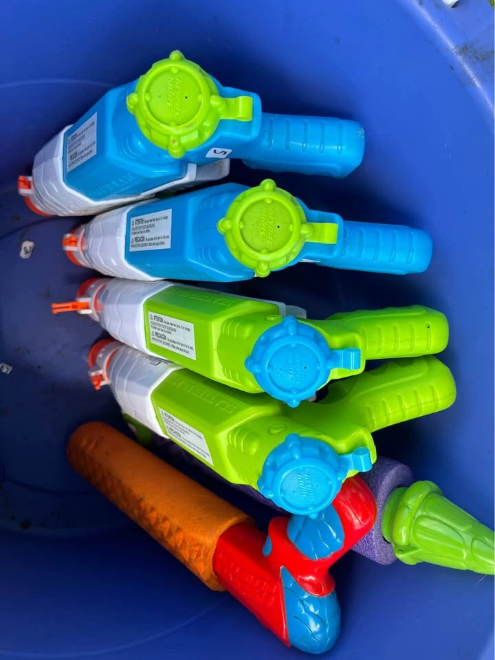 Water gun lot - photo 3