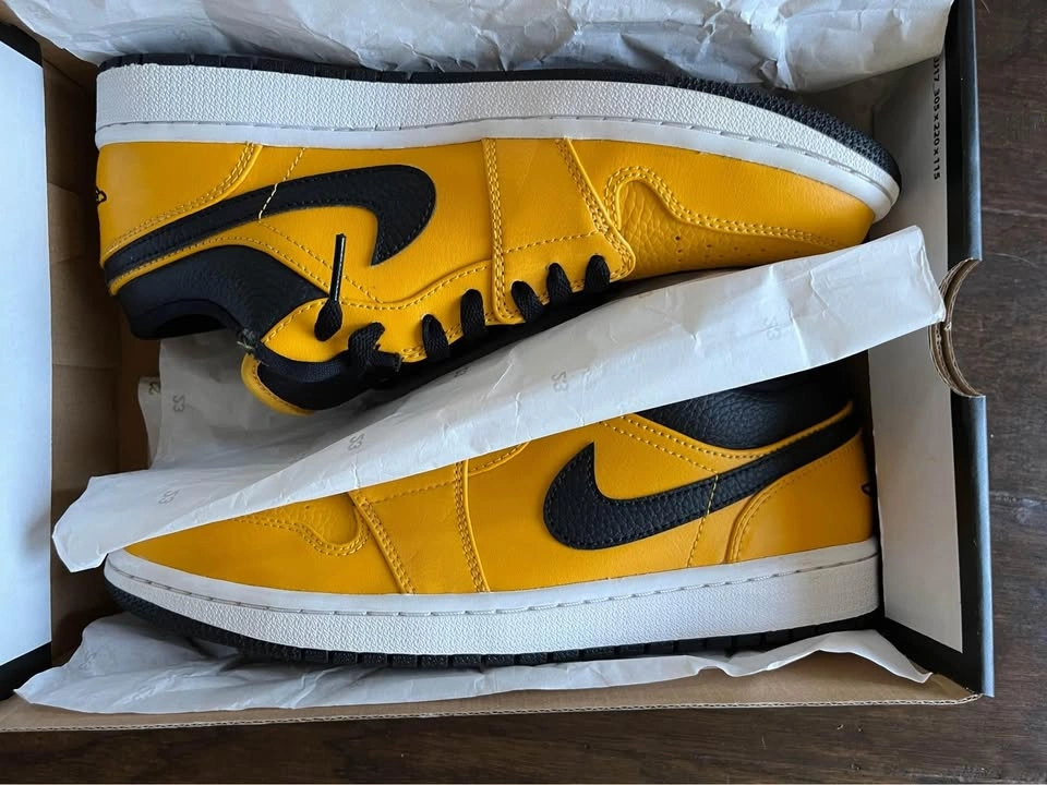 Nike Air Jordan 1 Low Size 9 Men’s