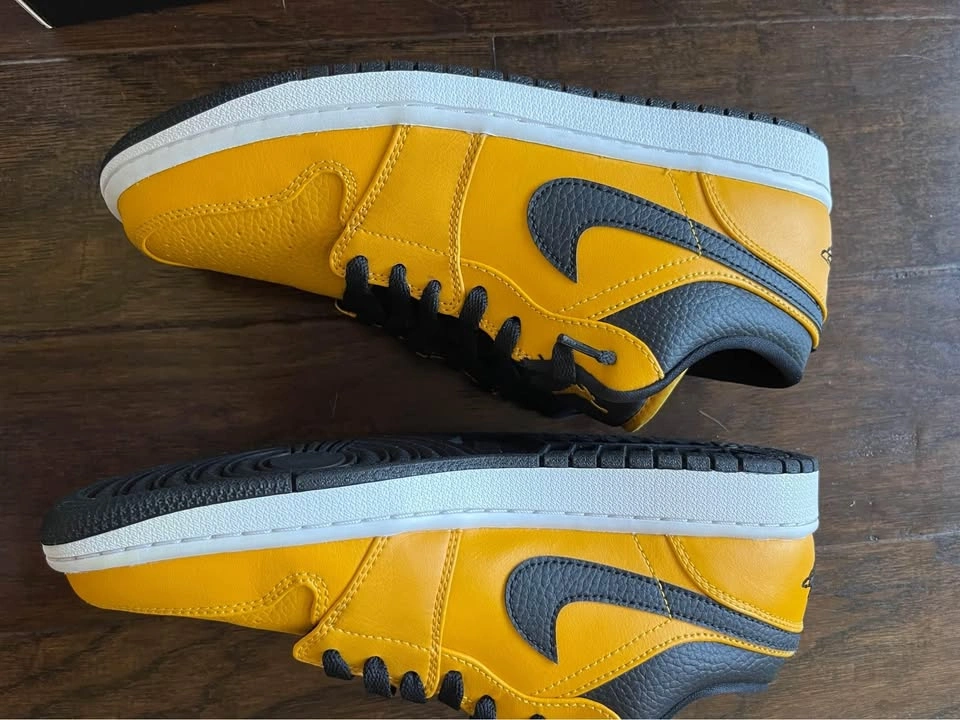 Nike Air Jordan 1 Low Size 9 Men’s - photo 3