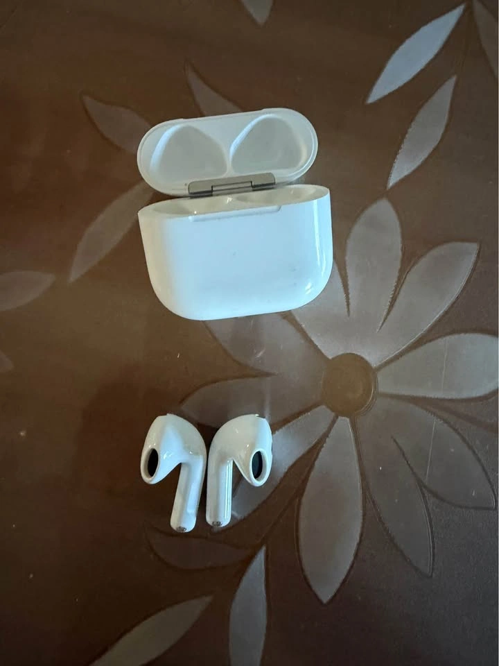 Apple AirPods (3rd Generation) with Charging Case - photo 2