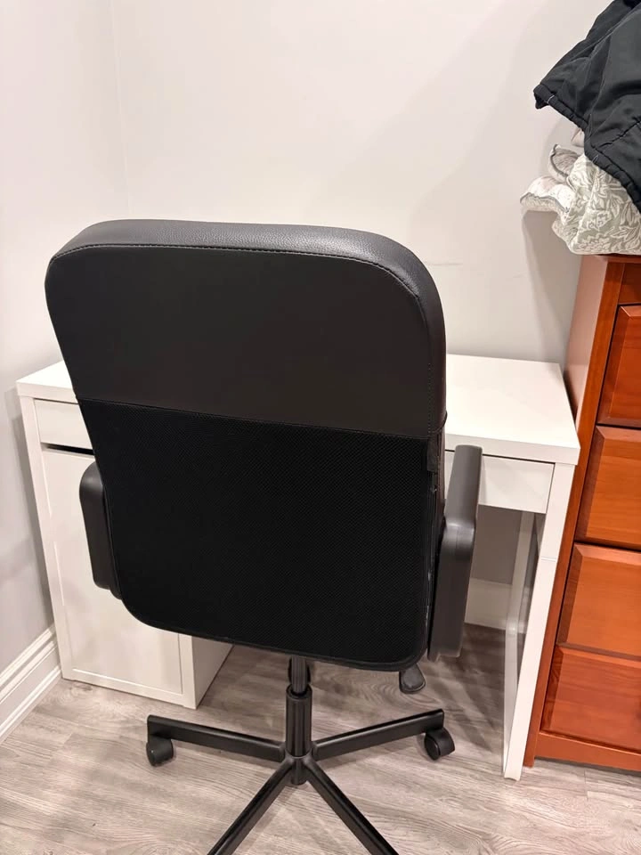 IKEA RENBERGET Office Chair - Black, Like New - photo 3