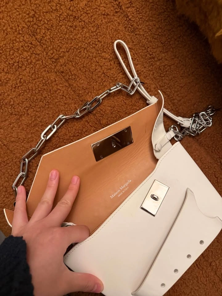 Authentic Maison Margiela Snatched Classique Crossbody Bag - photo 5