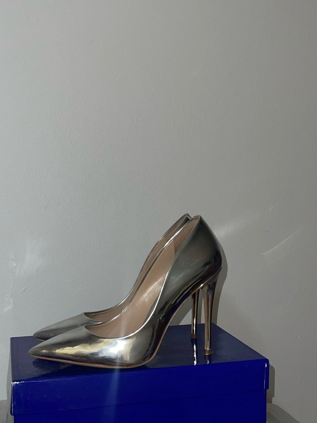ALDO Silver Pointed Heels 6.5