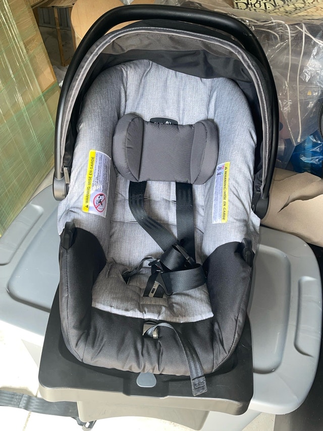Evenflo Infant Car Seat + Free Toy - photo 3