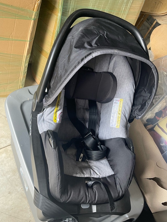 Evenflo Infant Car Seat + Free Toy - photo 4