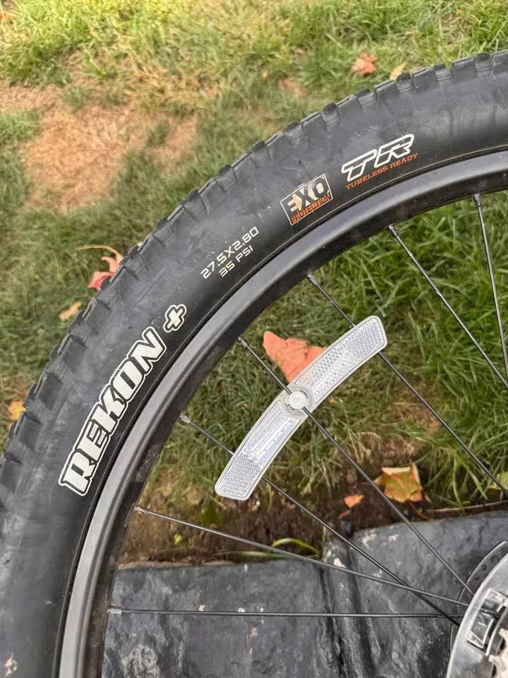 Trek Marlin 6 Bike with upgraded tires image indicator(6)