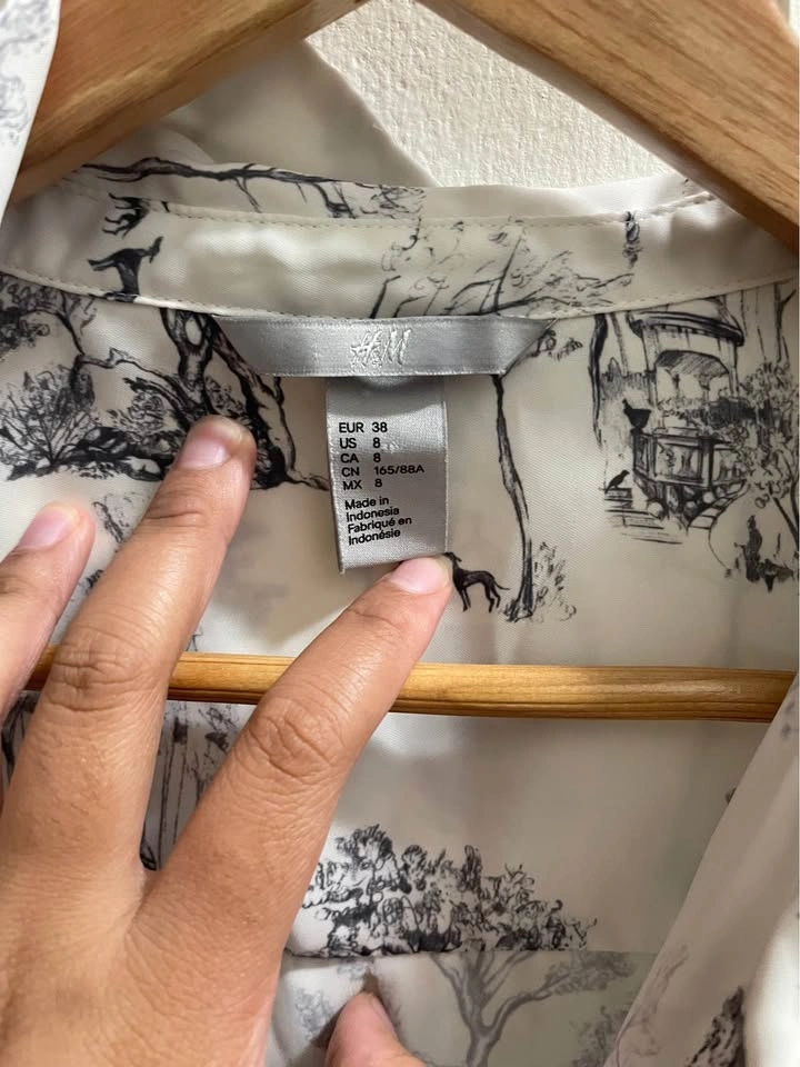 H&M blouse- size M - photo 2