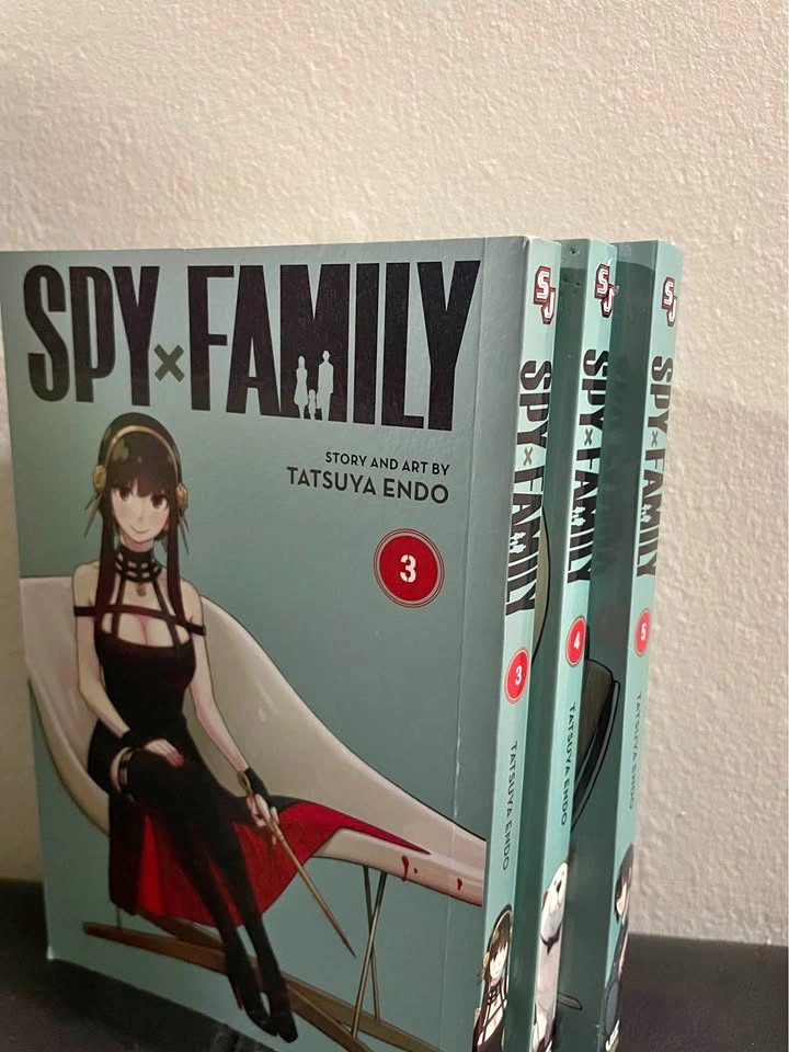 Spy x family volume 3, 4 and 5