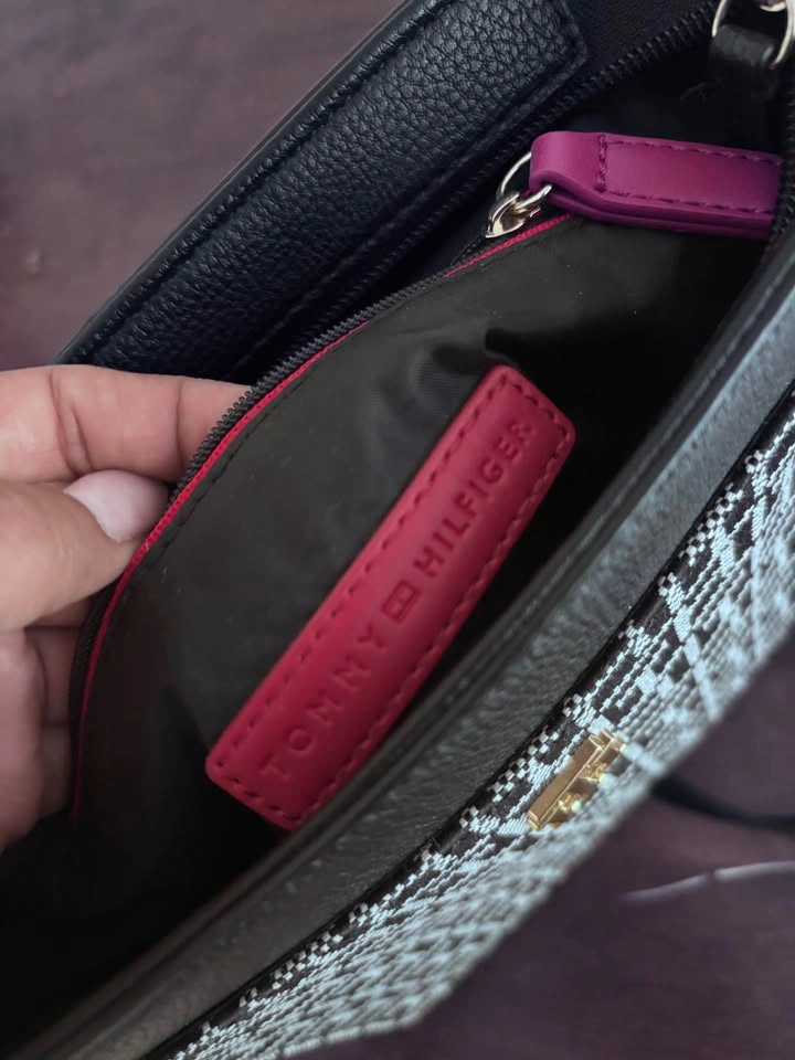 Tommy Hilfiger Black Crossbody Bag - photo 4