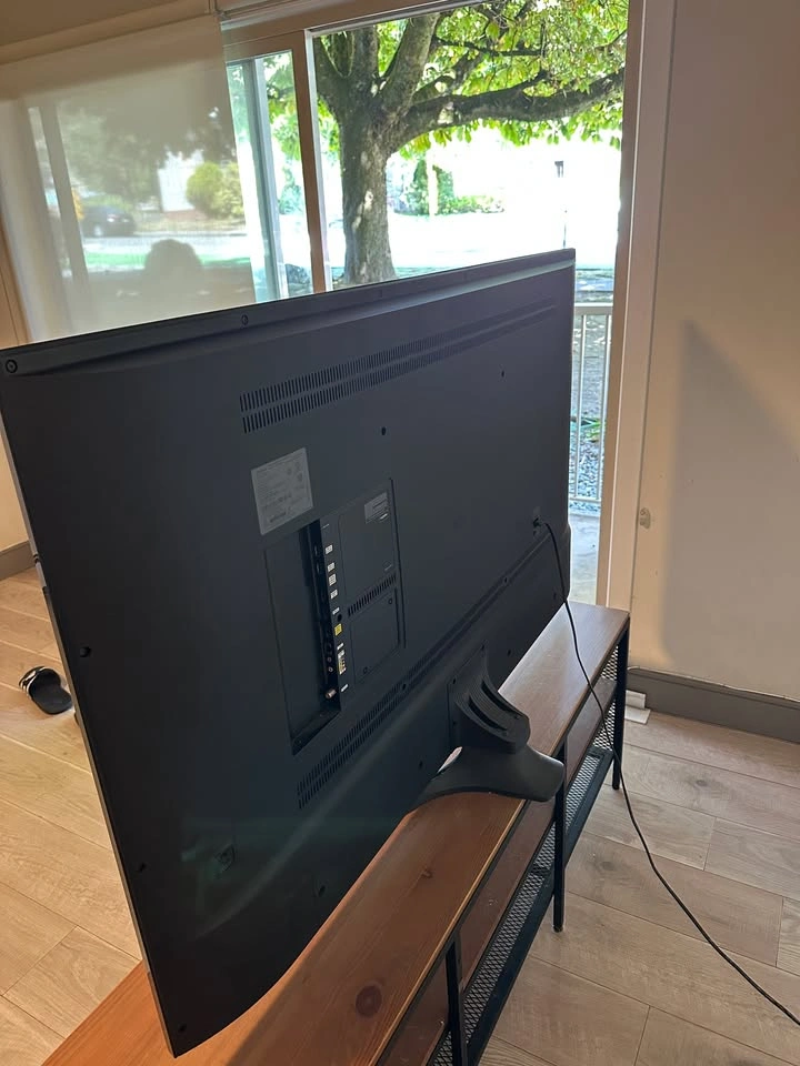 60" Samsung 4K Smart TV (4K UHD) with Remote $200 OBO - photo 3