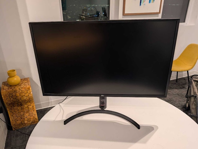 Lg 32" 4K UHD Monitor || Inbuilt Speakers - photo 3