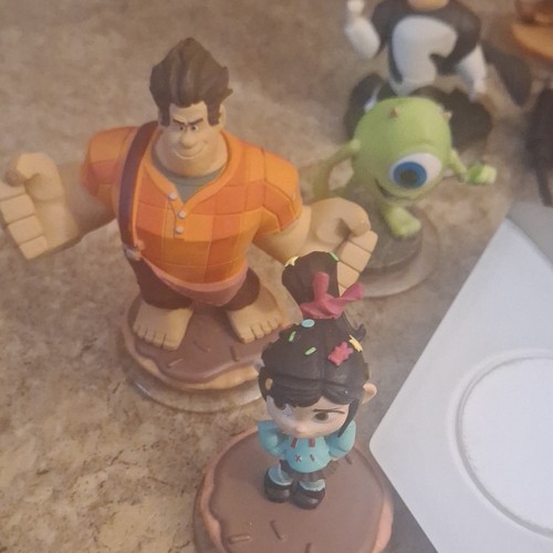 Disney Infinity Wii U Figures Lot Mr. Incredible Buzz Woody Acce - photo 2